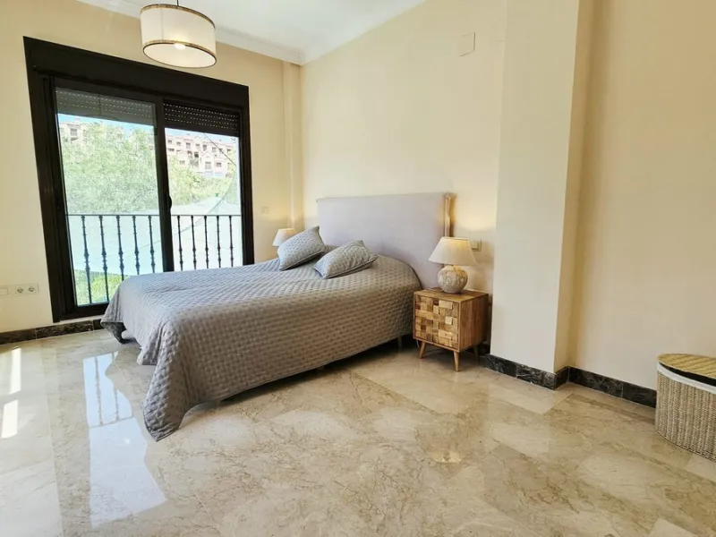 Exclusive villa in Azata Golf, Estepona – Spacious, bright and with private pool!!