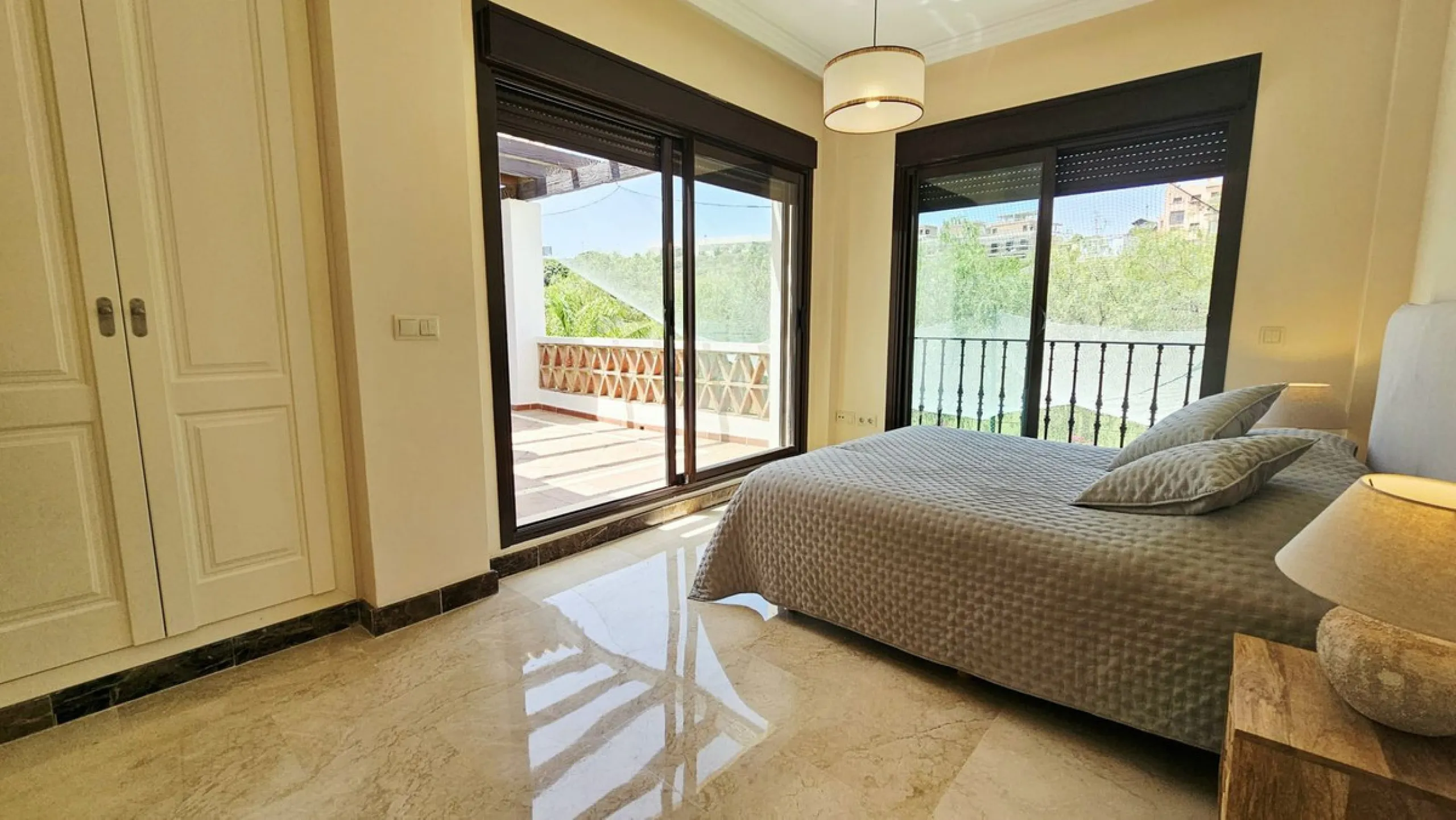 Exclusive villa in Azata Golf, Estepona – Spacious, bright and with private pool!!