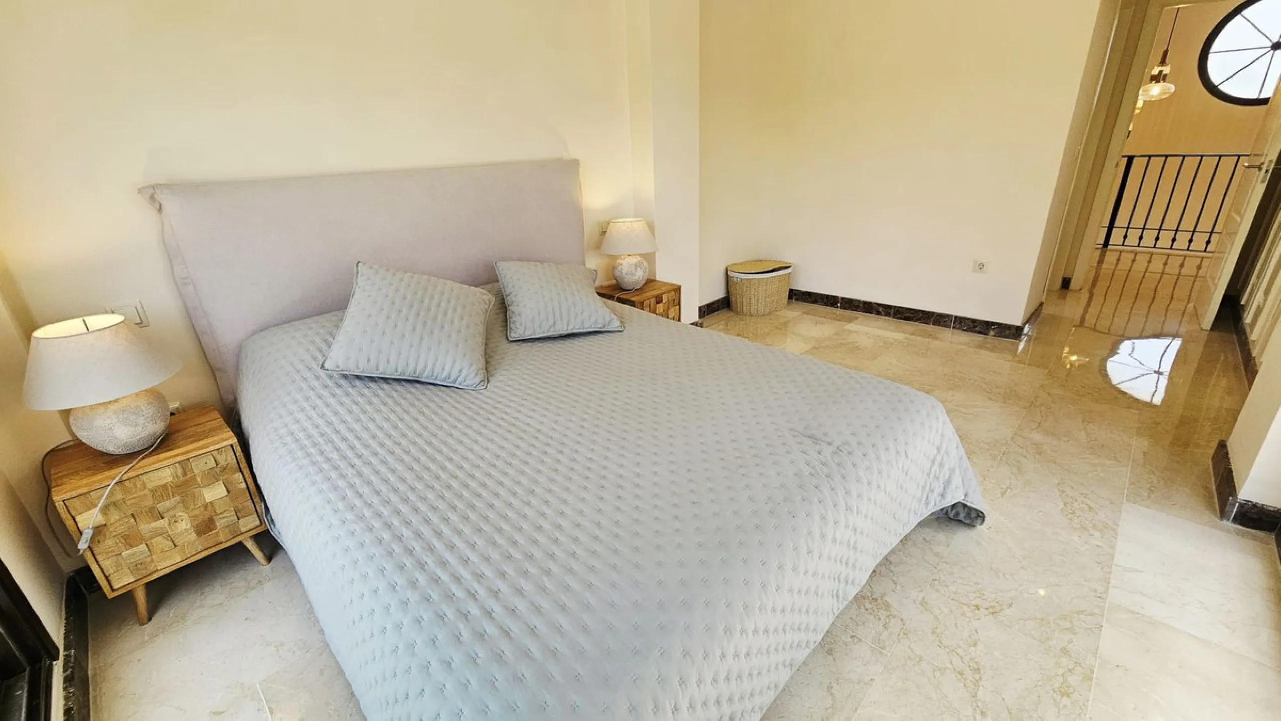 Exclusive villa in Azata Golf, Estepona – Spacious, bright and with private pool!!