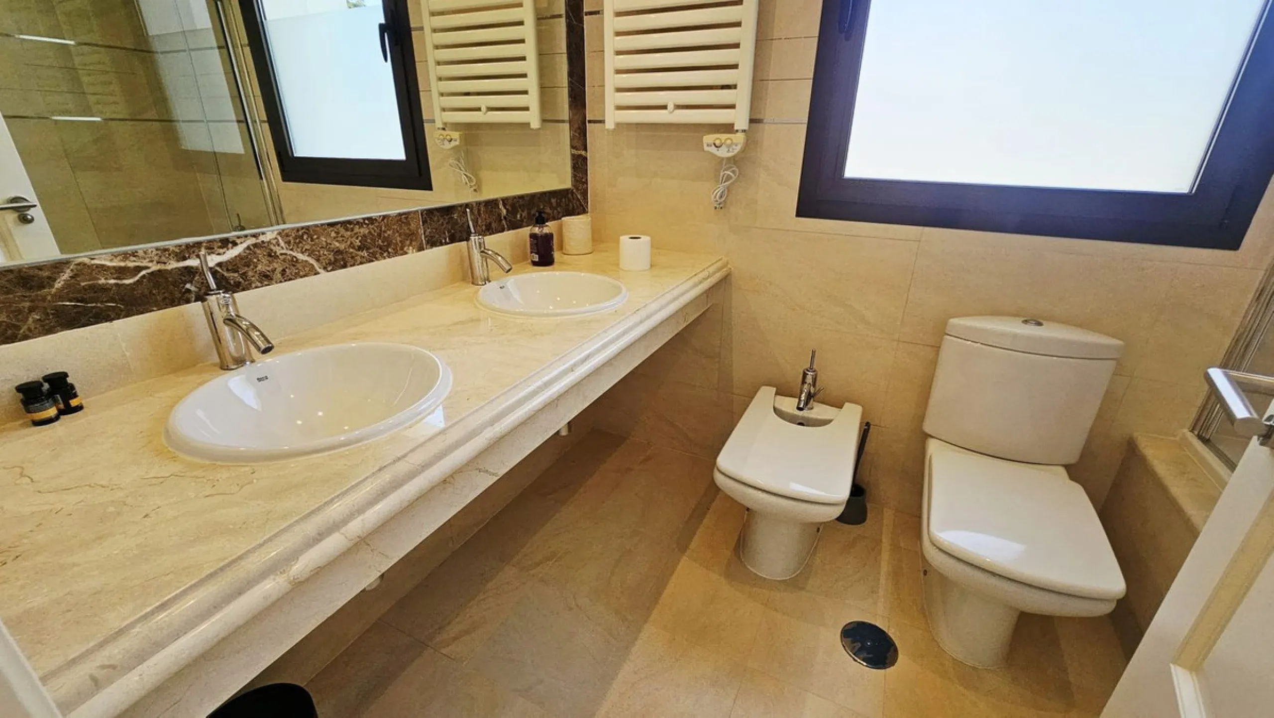 Exclusive villa in Azata Golf, Estepona – Spacious, bright and with private pool!!
