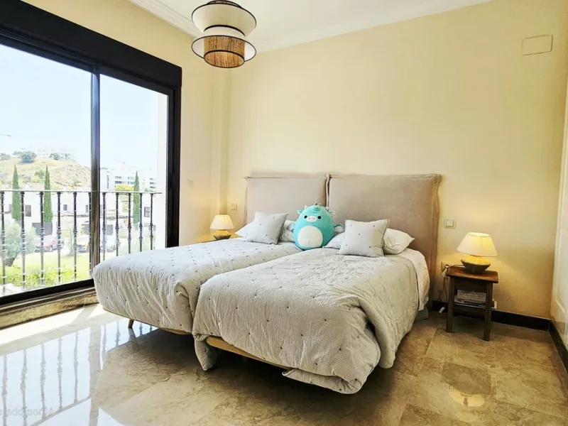 Exclusive villa in Azata Golf, Estepona – Spacious, bright and with private pool!!