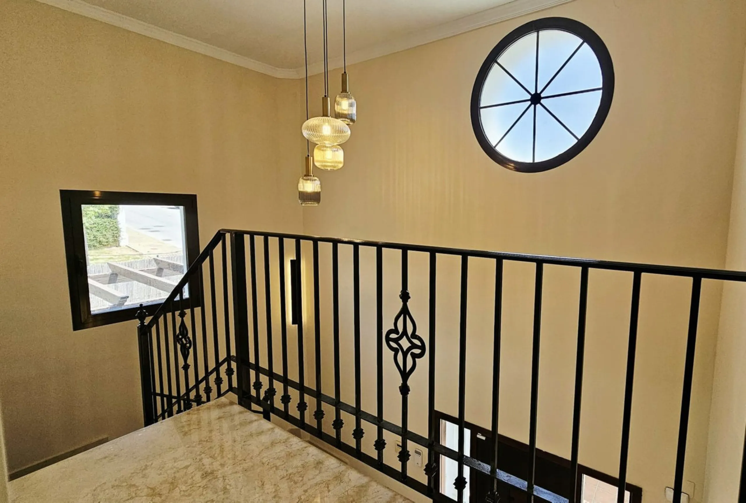 Exclusive villa in Azata Golf, Estepona – Spacious, bright and with private pool!!