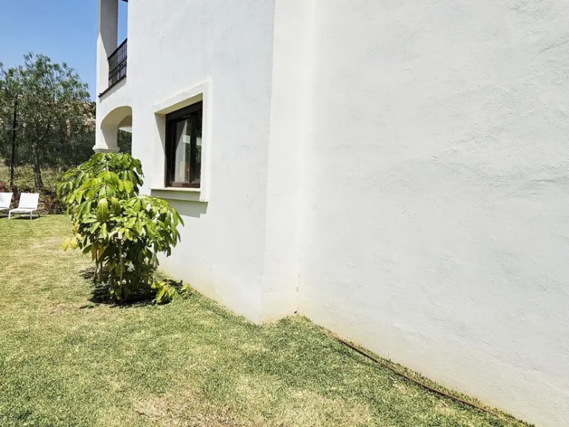 Exclusive villa in Azata Golf, Estepona – Spacious, bright and with private pool!!