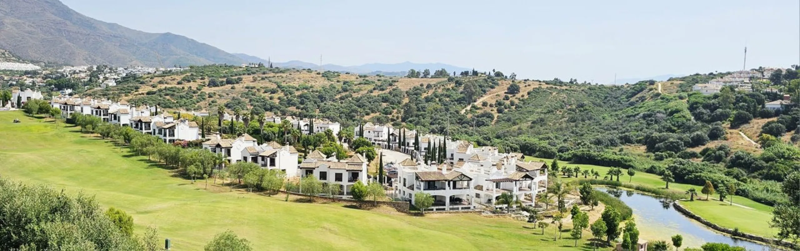 Exclusive villa in Azata Golf, Estepona – Spacious, bright and with private pool!!