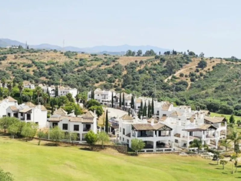 Exclusive villa in Azata Golf, Estepona – Spacious, bright and with private pool!!