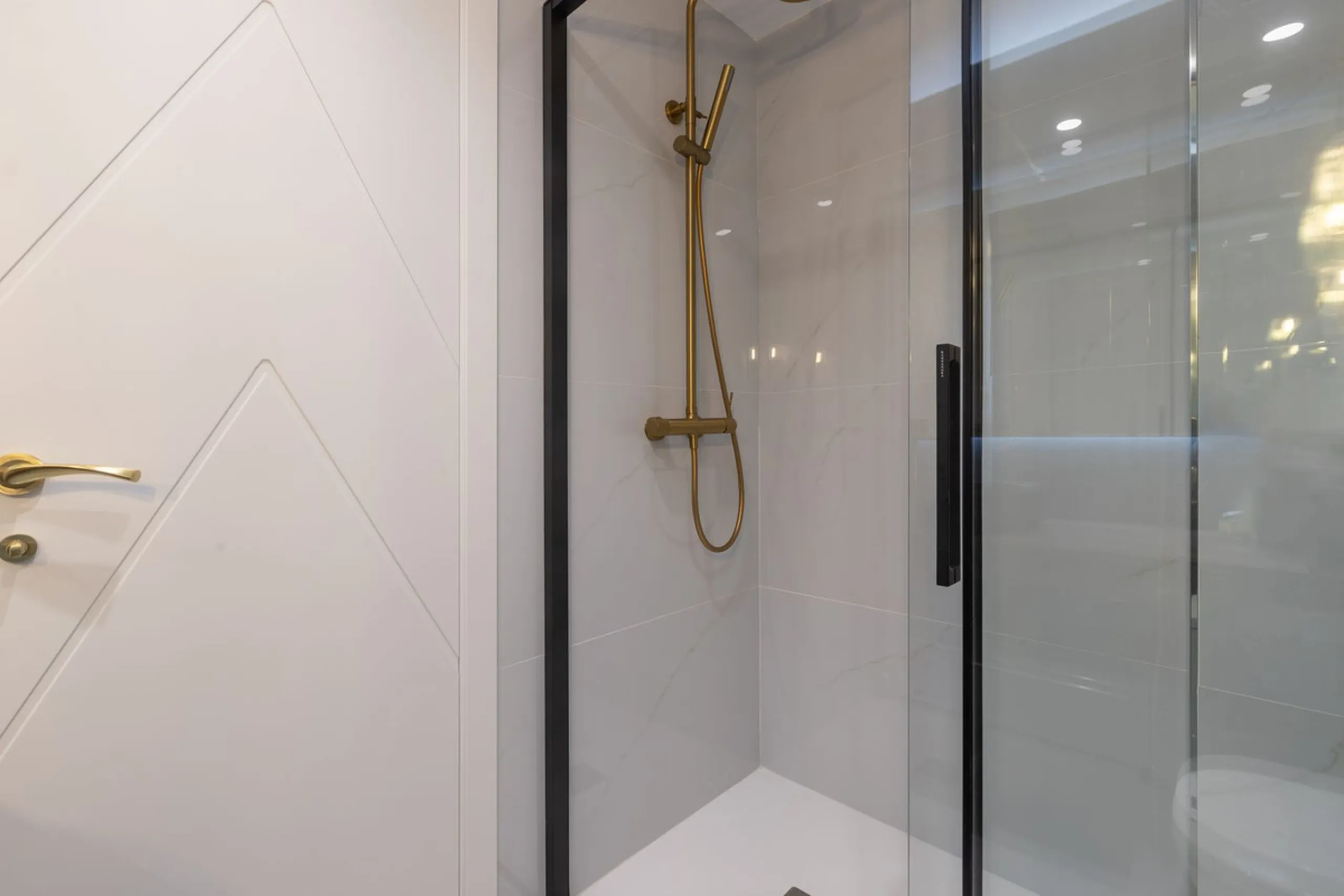 Brand-New Penthouse, Fully Renovated, Right in the Heart of Marbella Center!