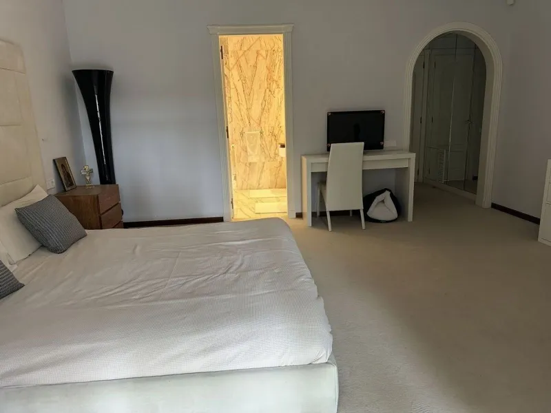 Exclusive contemporary villa near the sea in La Pineda, Castelldefels