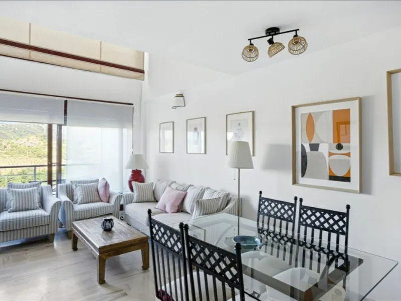 Elegant West-Facing Duplex Penthouse in Parque Botánico, Benahavis, with Touristica Licence.