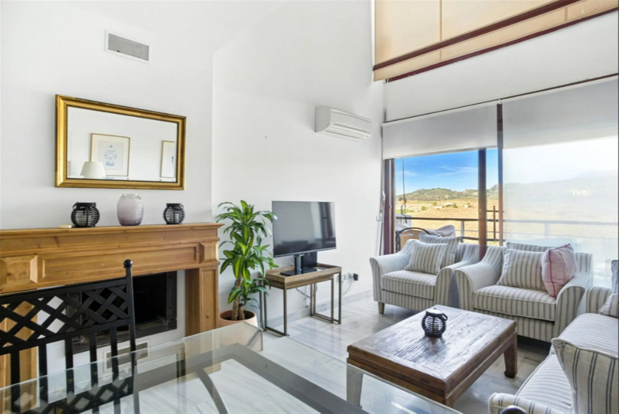 Elegant West-Facing Duplex Penthouse in Parque Botánico, Benahavis, with Touristica Licence.