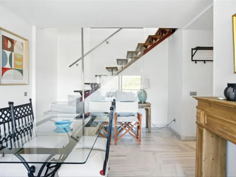 Elegant West-Facing Duplex Penthouse in Parque Botánico, Benahavis, with Touristica Licence.