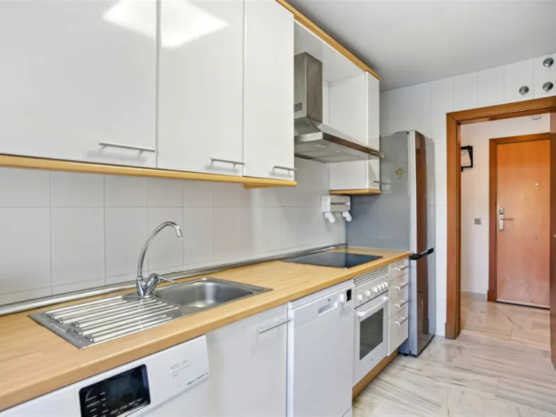 Elegant West-Facing Duplex Penthouse in Parque Botánico, Benahavis, with Touristica Licence.