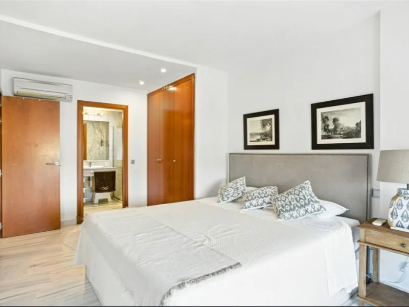 Elegant West-Facing Duplex Penthouse in Parque Botánico, Benahavis, with Touristica Licence.