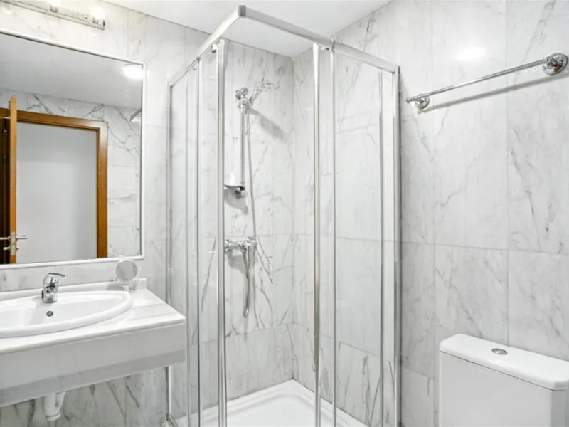 Elegant West-Facing Duplex Penthouse in Parque Botánico, Benahavis, with Touristica Licence.