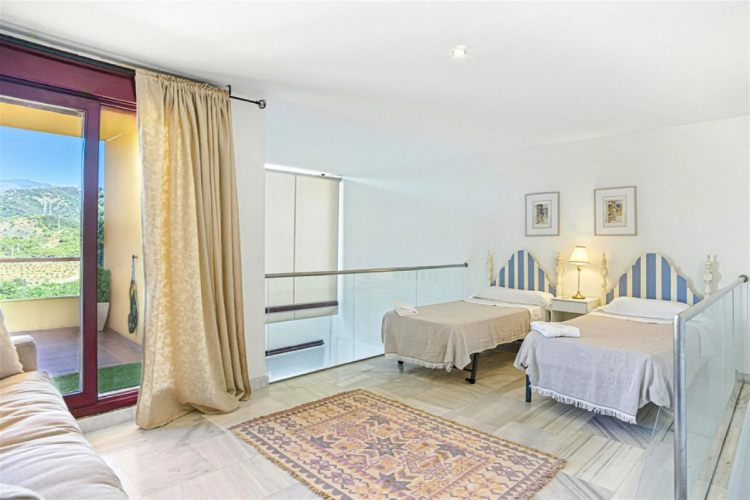 Elegant West-Facing Duplex Penthouse in Parque Botánico, Benahavis, with Touristica Licence.