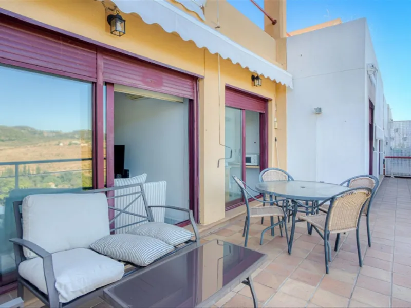 Elegant West-Facing Duplex Penthouse in Parque Botánico, Benahavis, with Touristica Licence.