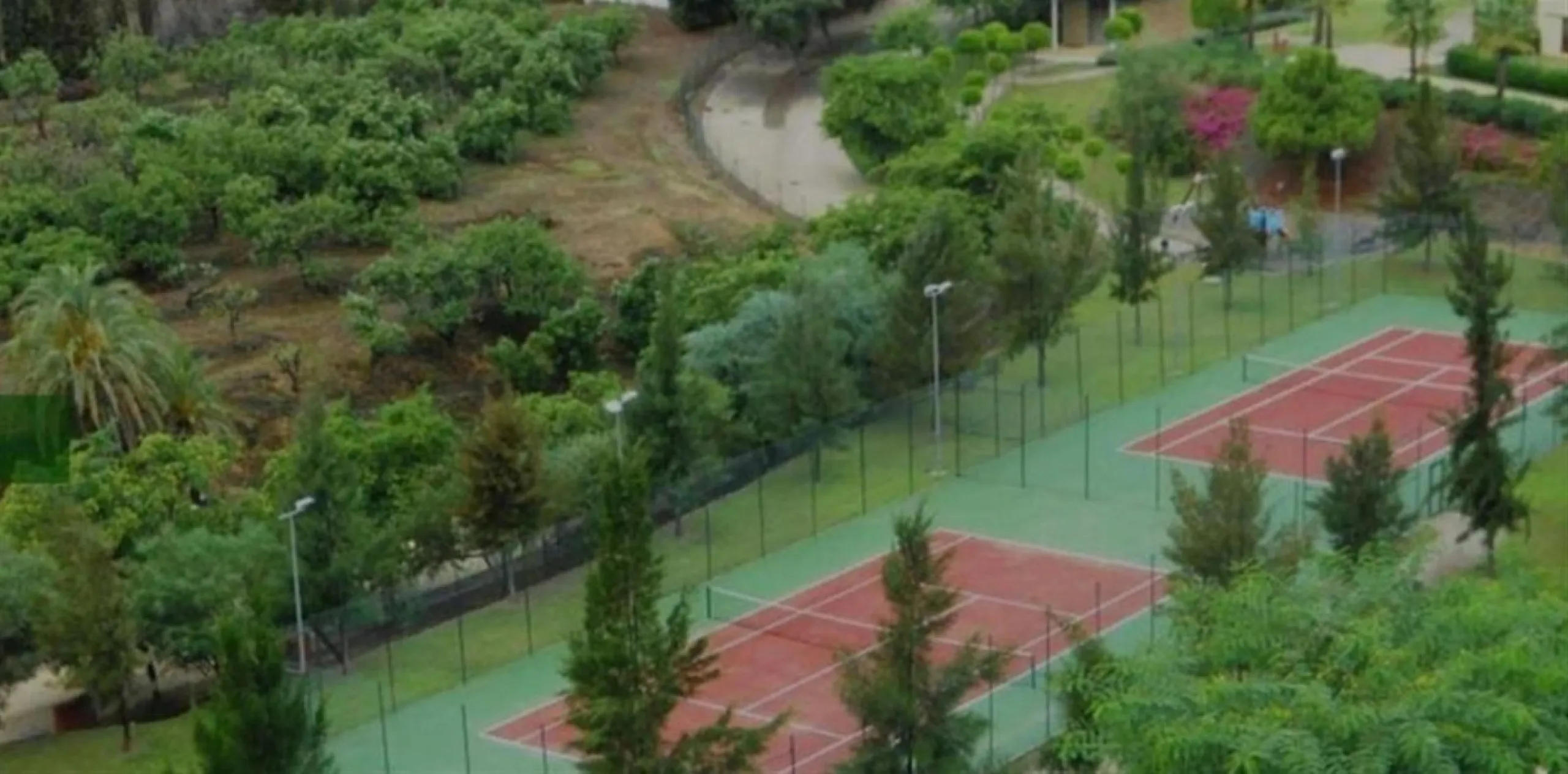 Elegant West-Facing Duplex Penthouse in Parque Botánico, Benahavis, with Touristica Licence.