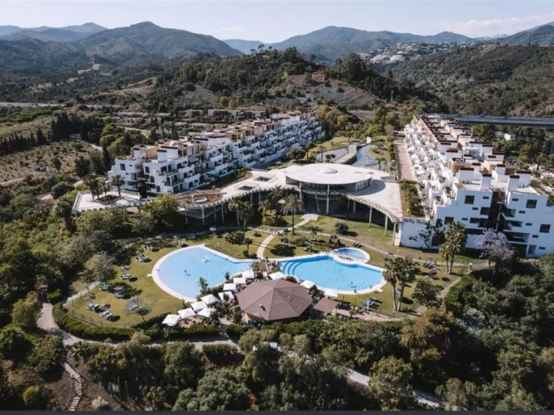 Elegant West-Facing Duplex Penthouse in Parque Botánico, Benahavis, with Touristica Licence.