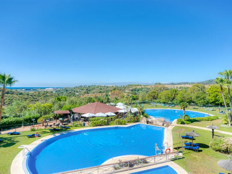 Elegant West-Facing Duplex Penthouse in Parque Botánico, Benahavis, with Touristica Licence.