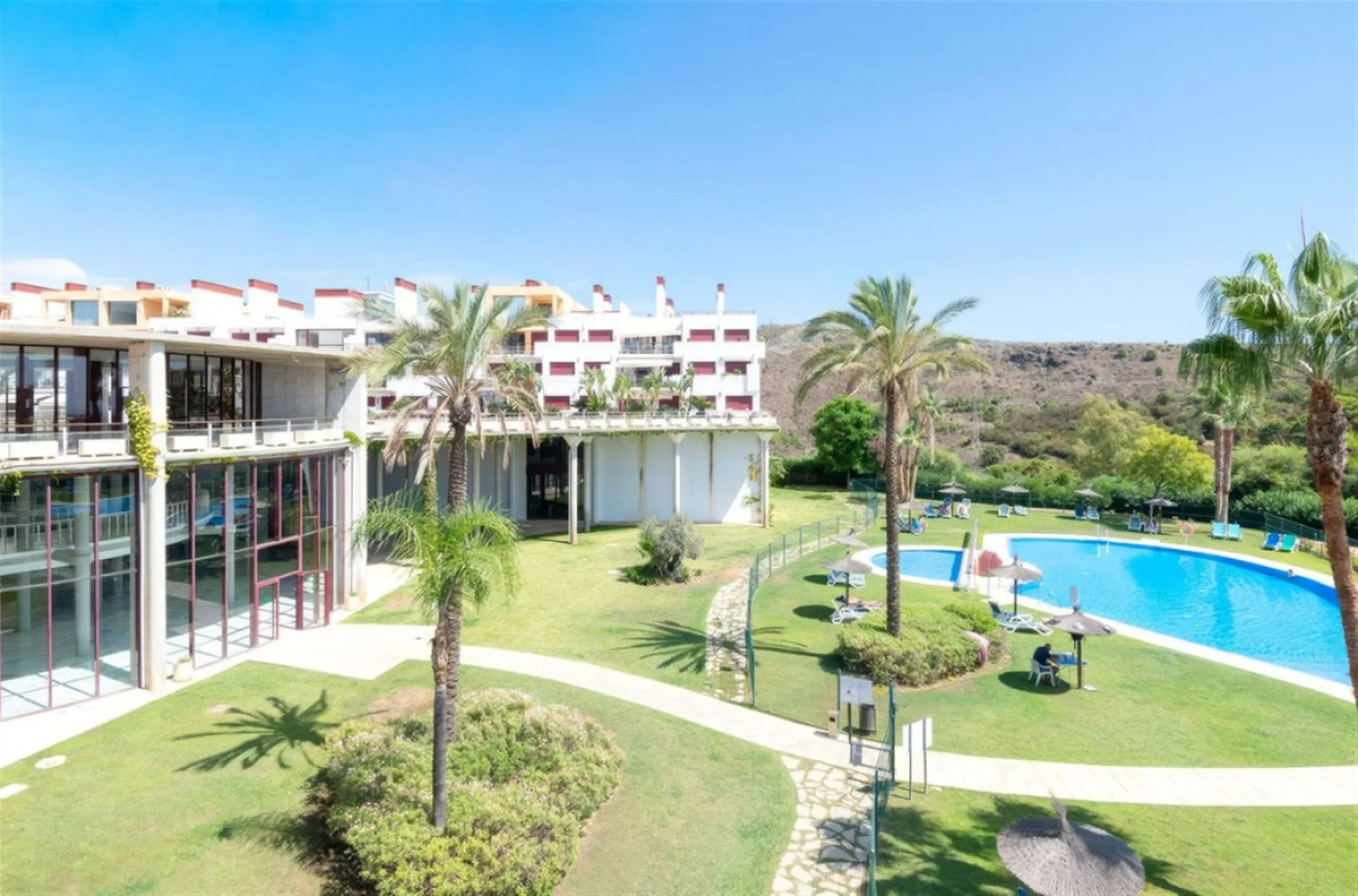 Elegant West-Facing Duplex Penthouse in Parque Botánico, Benahavis, with Touristica Licence.