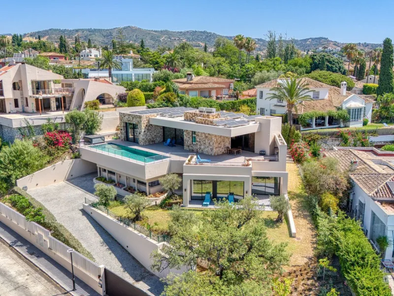 Exclusive Villa in the Heart of Elviria, East Marbella