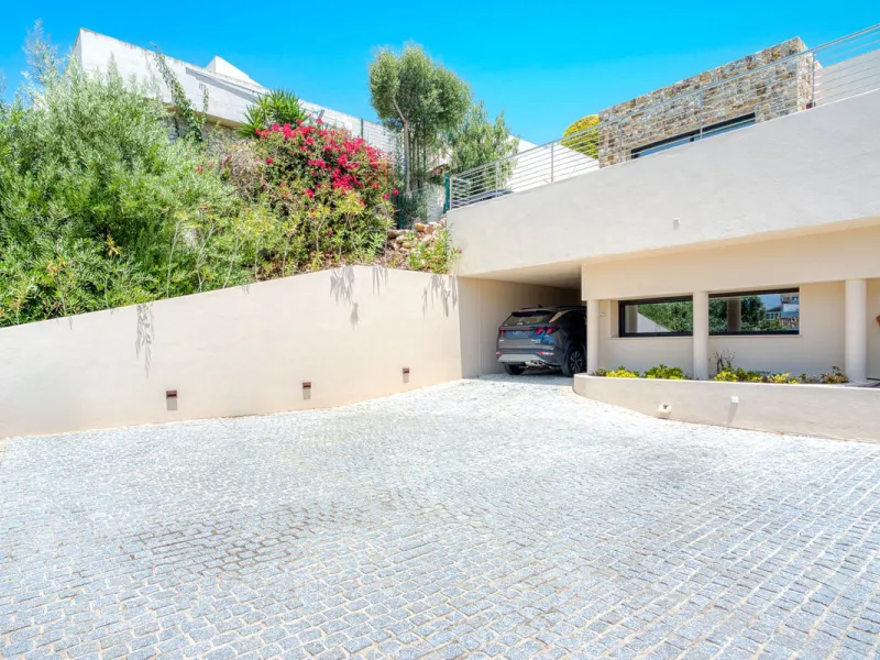 Exclusive Villa in the Heart of Elviria, East Marbella