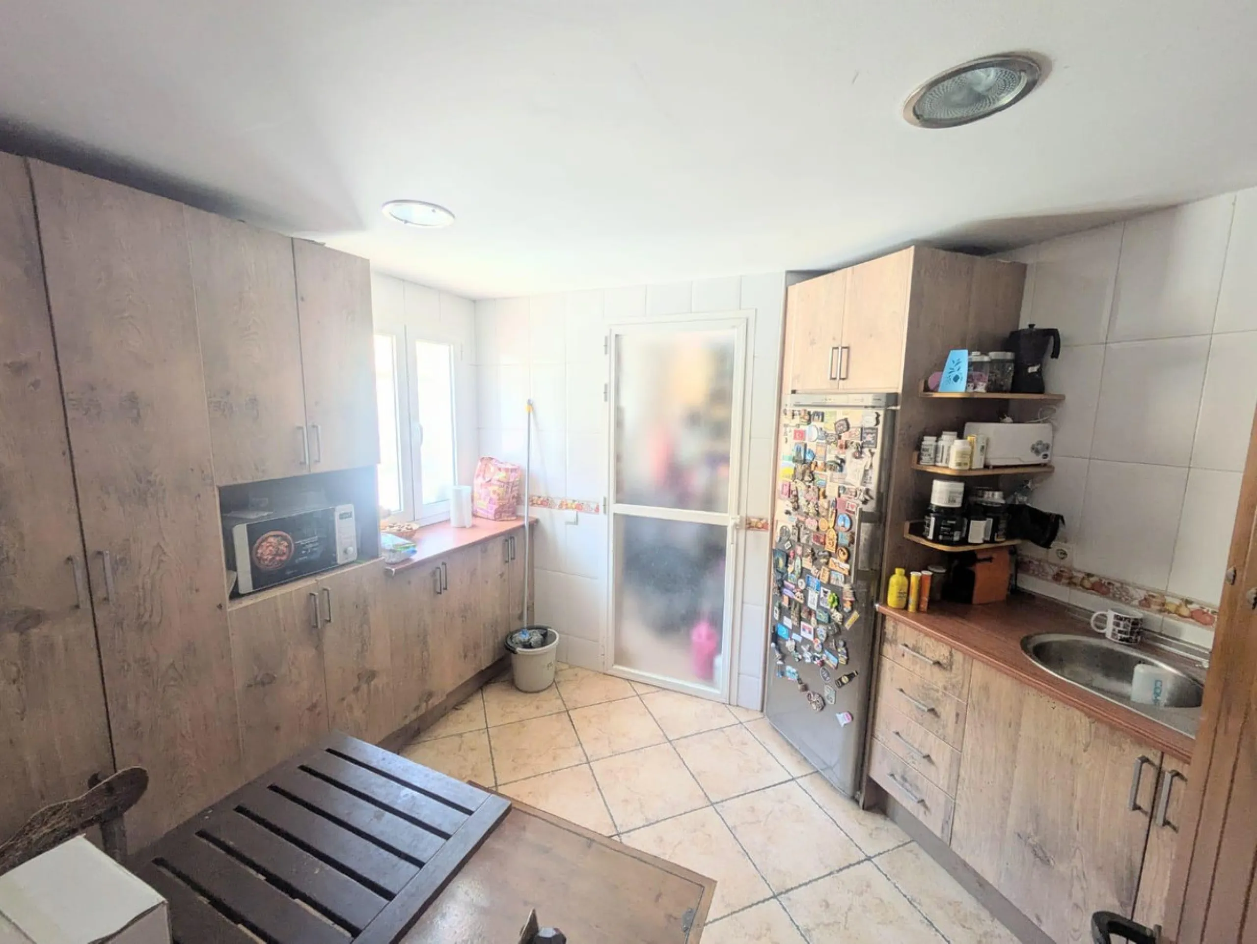 House - Townhouse в продаже в Torremolinos, Málaga. В доме 3 спален и 2 ванных комнат. Площадь дома 119 м². Площадь участка 8 м²