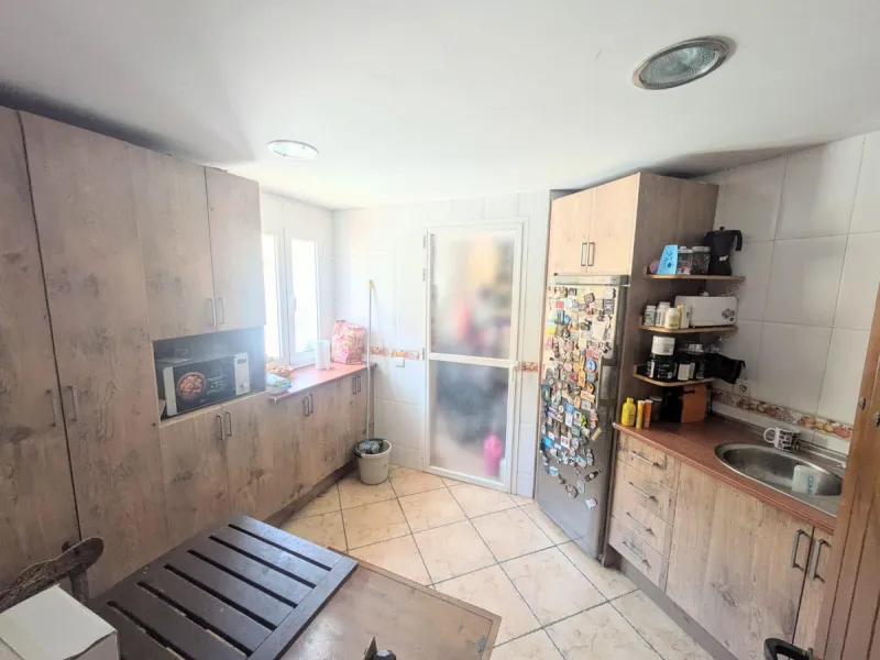 House - Townhouse в продаже в Torremolinos, Málaga. В доме 3 спален и 2 ванных комнат. Площадь дома 119 м². Площадь участка 8 м²