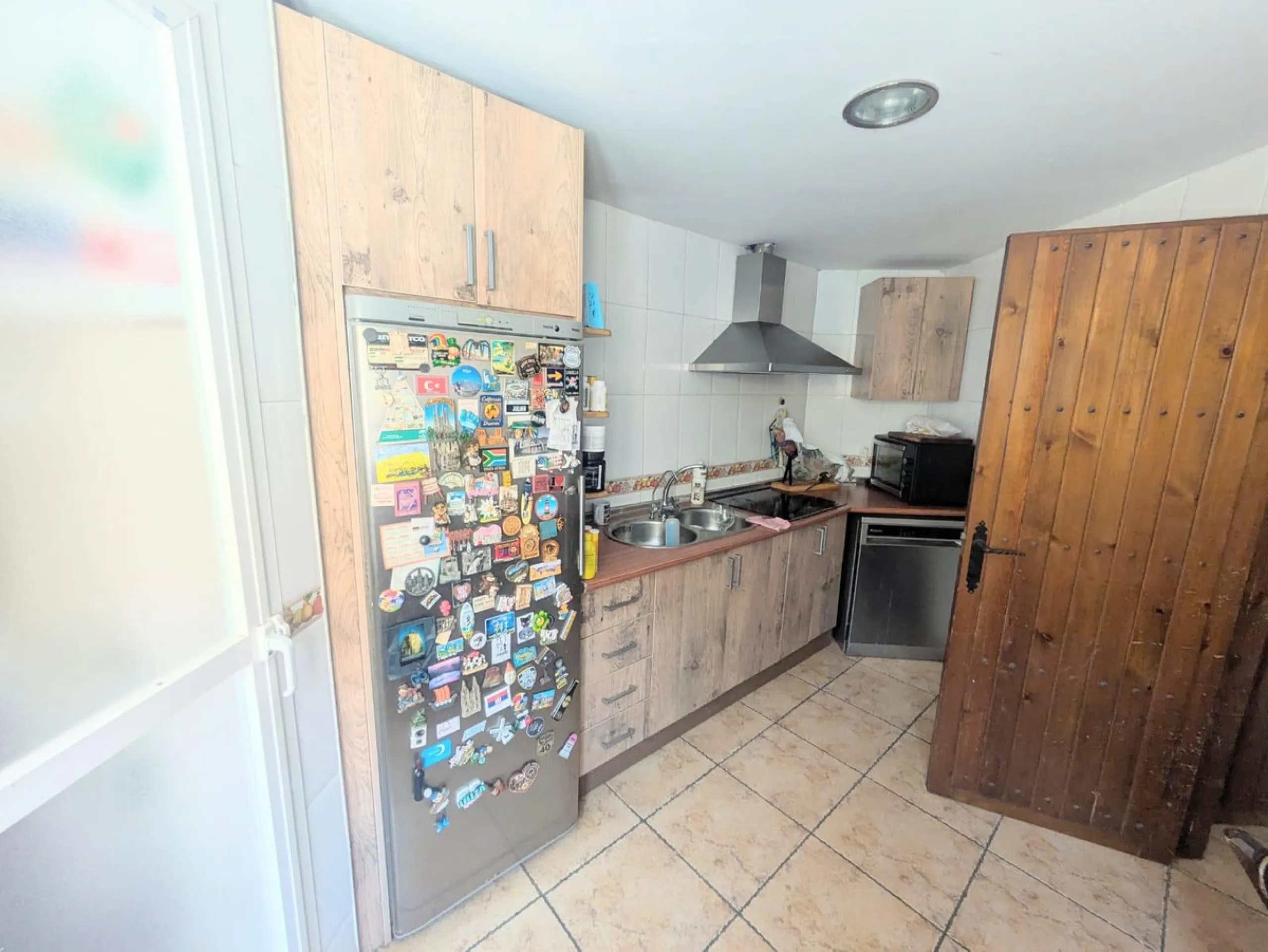 House - Townhouse в продаже в Torremolinos, Málaga. В доме 3 спален и 2 ванных комнат. Площадь дома 119 м². Площадь участка 8 м²