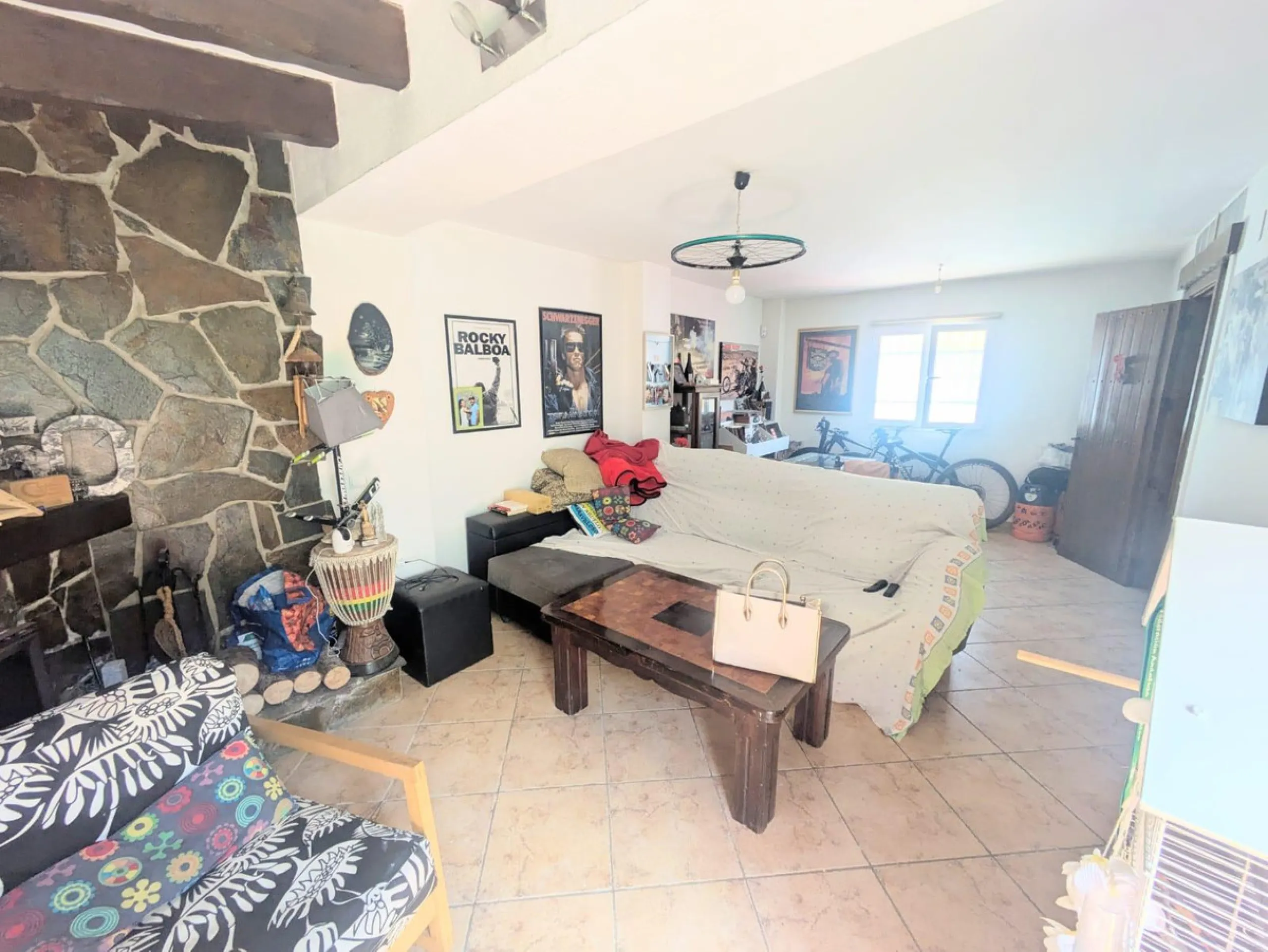 House - Townhouse в продаже в Torremolinos, Málaga. В доме 3 спален и 2 ванных комнат. Площадь дома 119 м². Площадь участка 8 м²