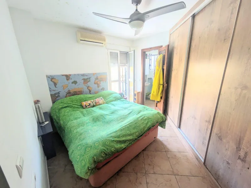 House - Townhouse в продаже в Torremolinos, Málaga. В доме 3 спален и 2 ванных комнат. Площадь дома 119 м². Площадь участка 8 м²