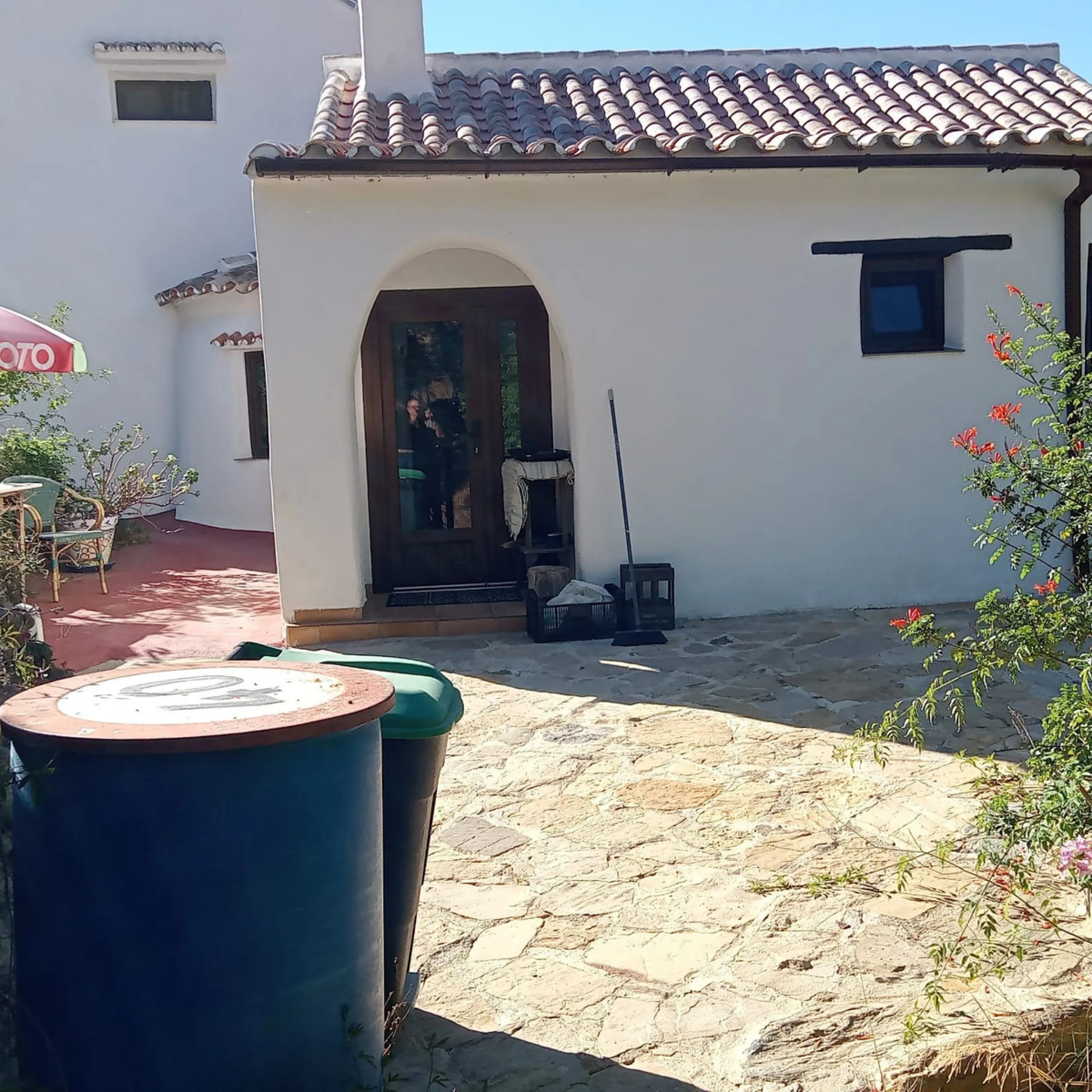 House - Finca - Cortijo в продаже в Casares, Málaga. В доме 4 спален и 2 ванных комнат. Площадь дома 175 м². Площадь участка 24990 м²