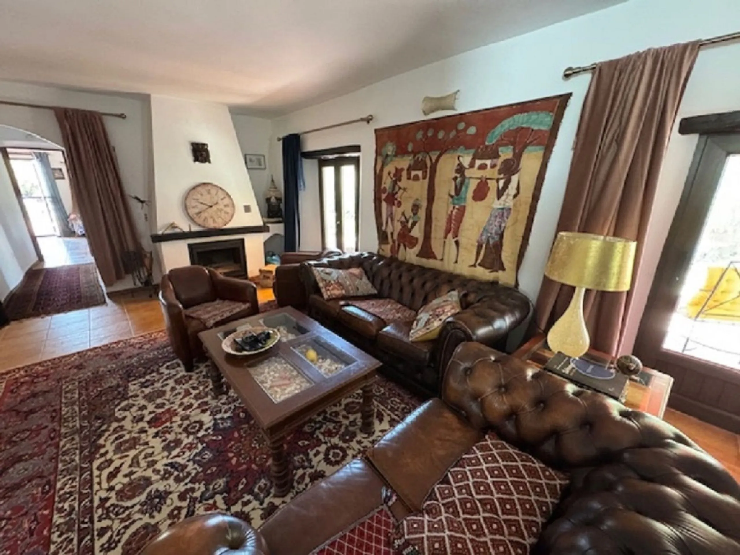 House - Finca - Cortijo в продаже в Casares, Málaga. В доме 4 спален и 2 ванных комнат. Площадь дома 175 м². Площадь участка 24990 м²