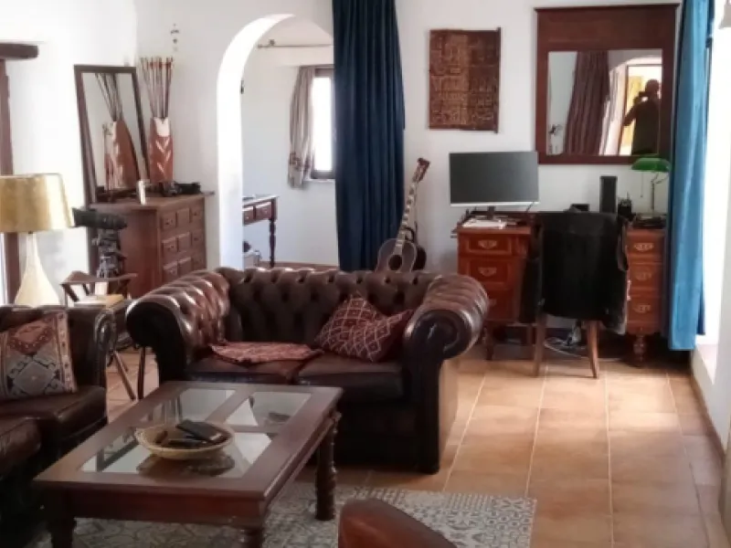 House - Finca - Cortijo в продаже в Casares, Málaga. В доме 4 спален и 2 ванных комнат. Площадь дома 175 м². Площадь участка 24990 м²