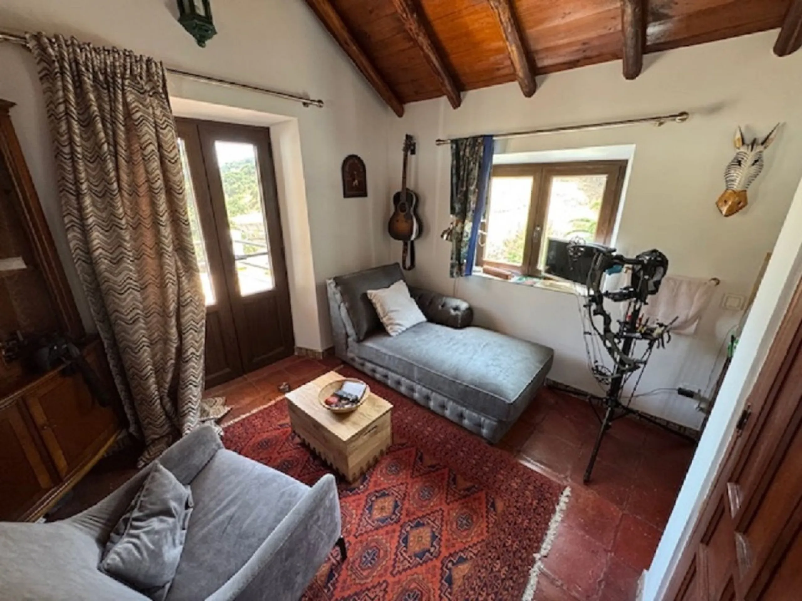 House - Finca - Cortijo в продаже в Casares, Málaga. В доме 4 спален и 2 ванных комнат. Площадь дома 175 м². Площадь участка 24990 м²