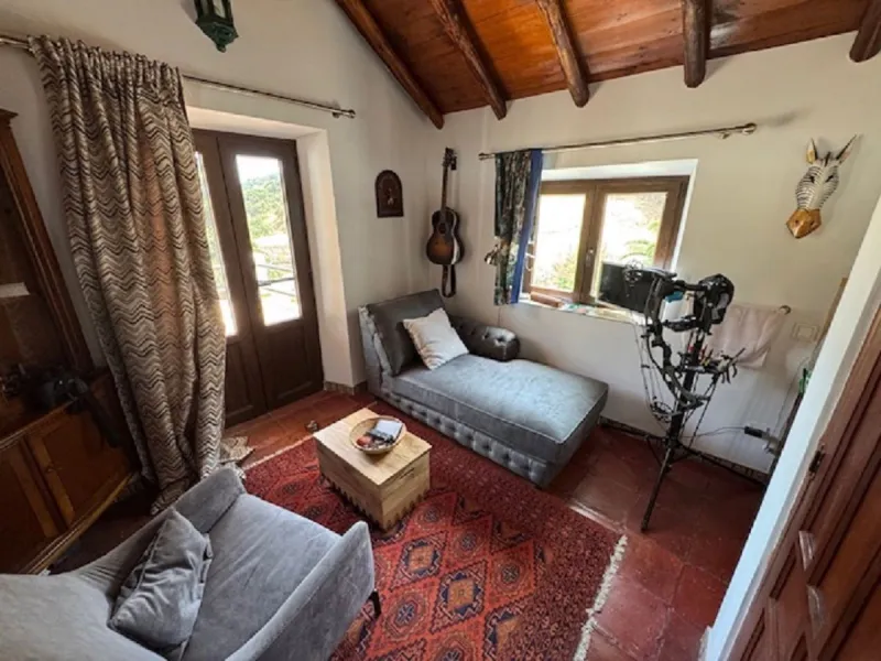 House - Finca - Cortijo в продаже в Casares, Málaga. В доме 4 спален и 2 ванных комнат. Площадь дома 175 м². Площадь участка 24990 м²