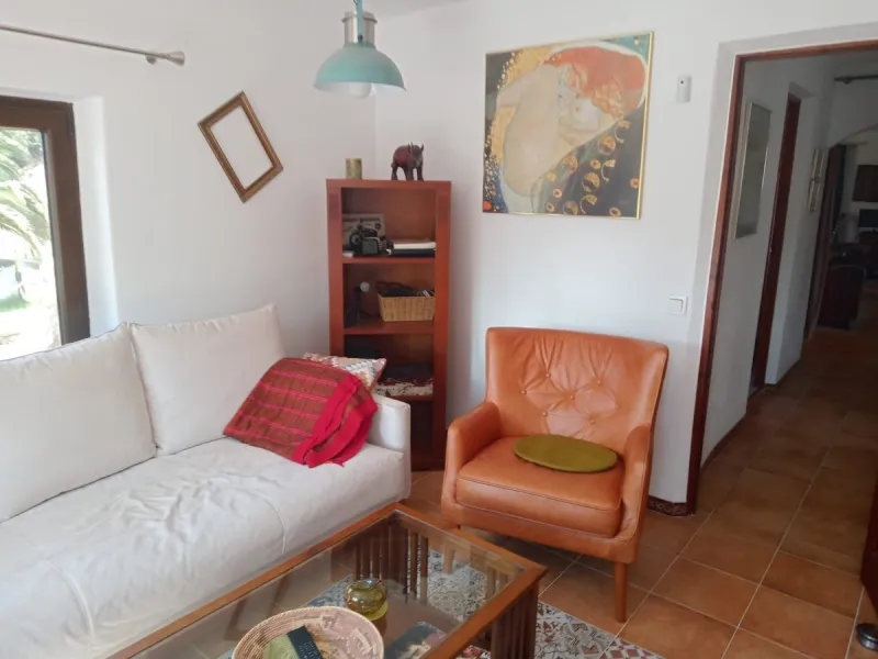 House - Finca - Cortijo в продаже в Casares, Málaga. В доме 4 спален и 2 ванных комнат. Площадь дома 175 м². Площадь участка 24990 м²