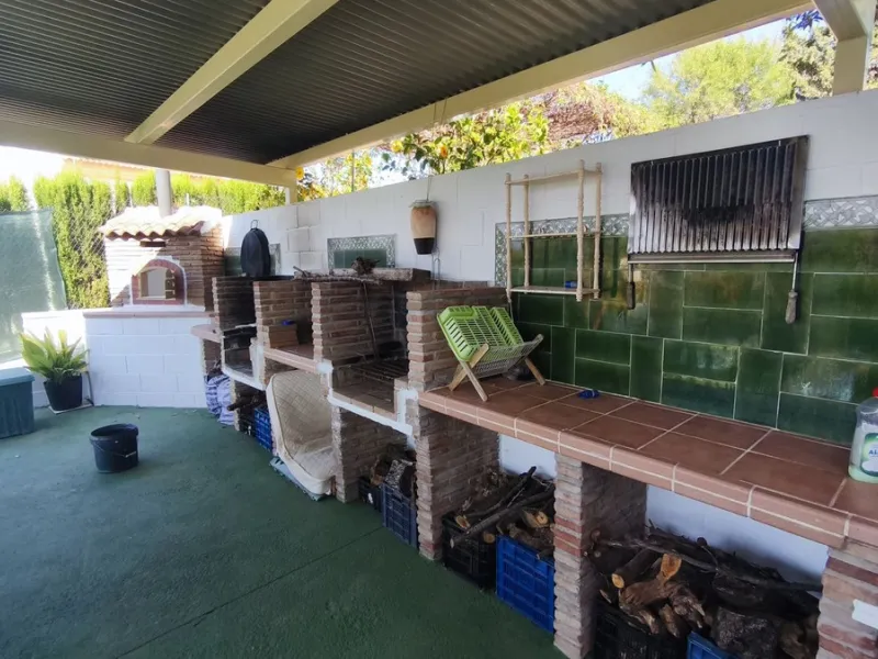 Charming property with views, pool and covered terrace - near Marbella