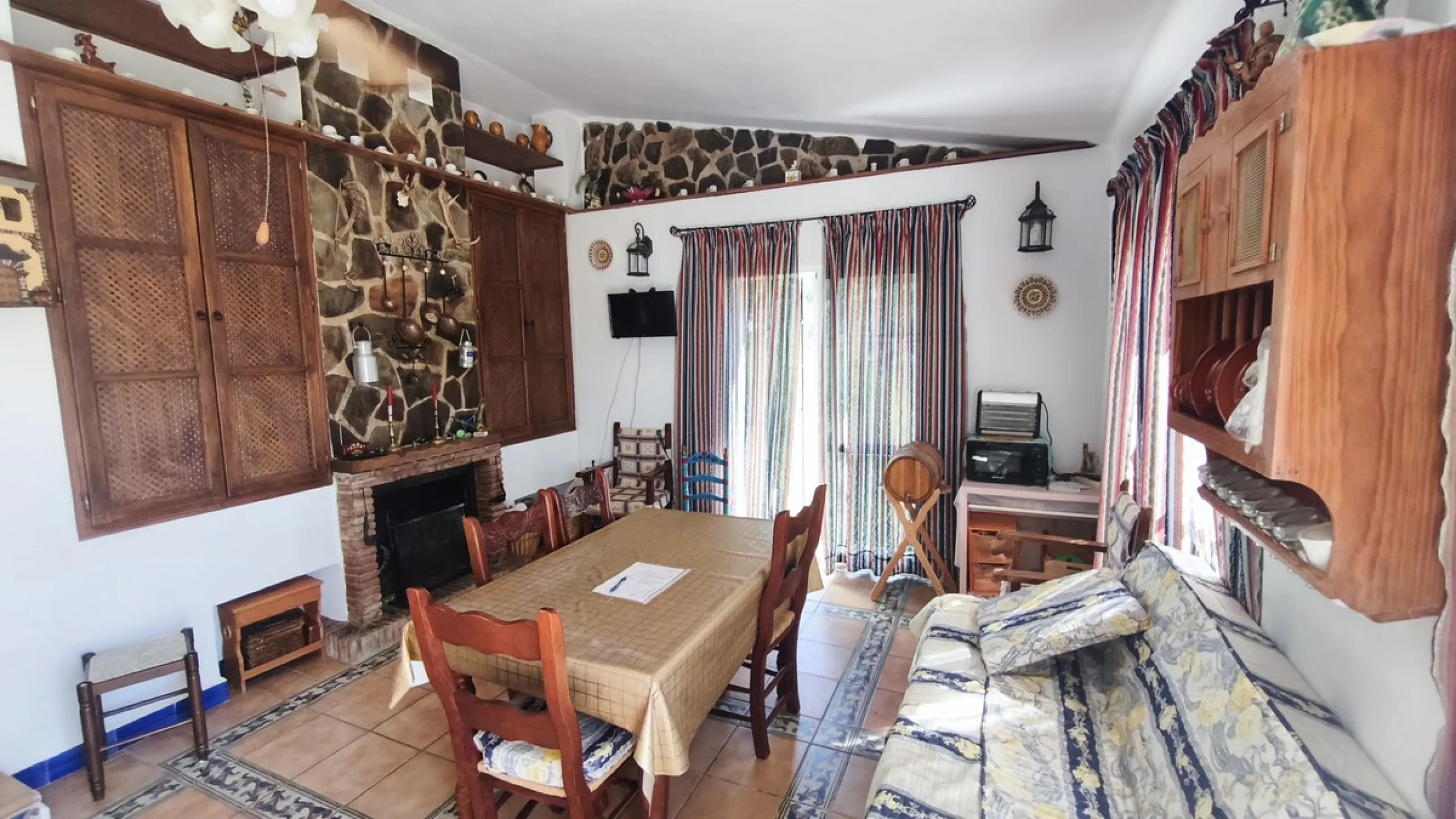 Charming property with views, pool and covered terrace - near Marbella