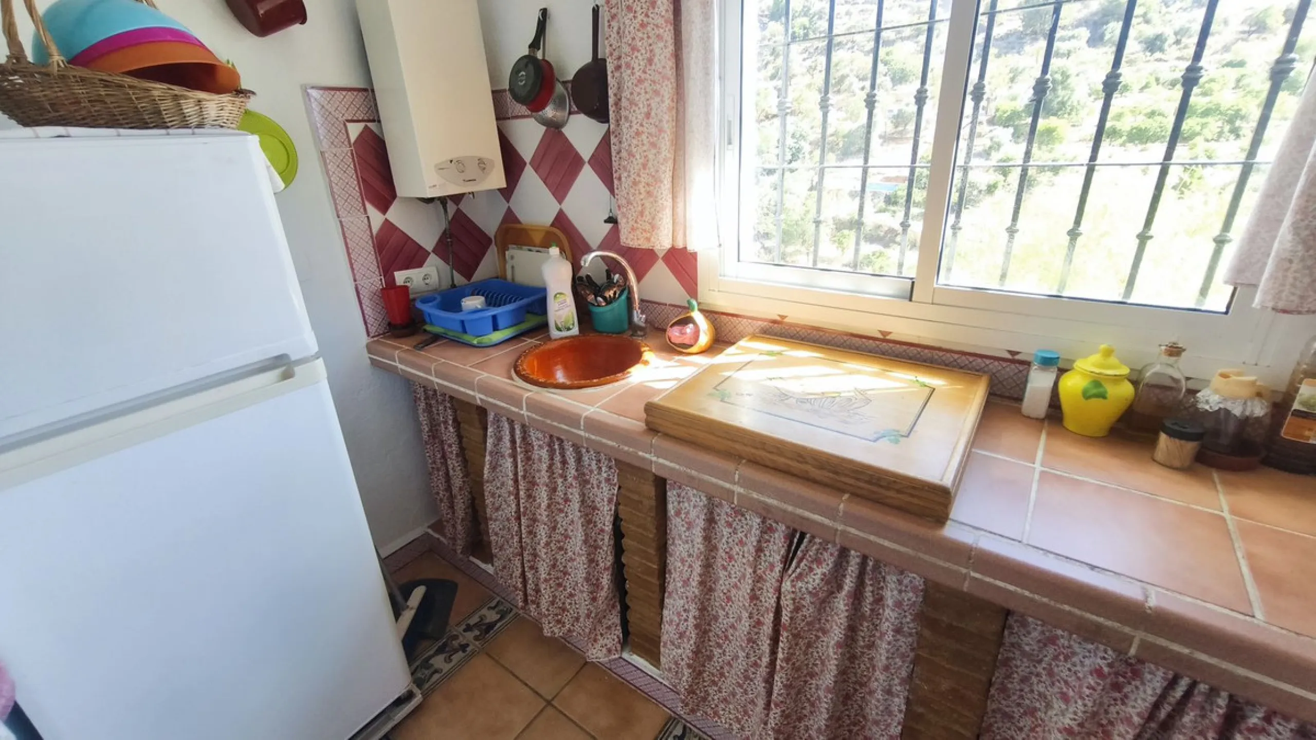 Charming property with views, pool and covered terrace - near Marbella