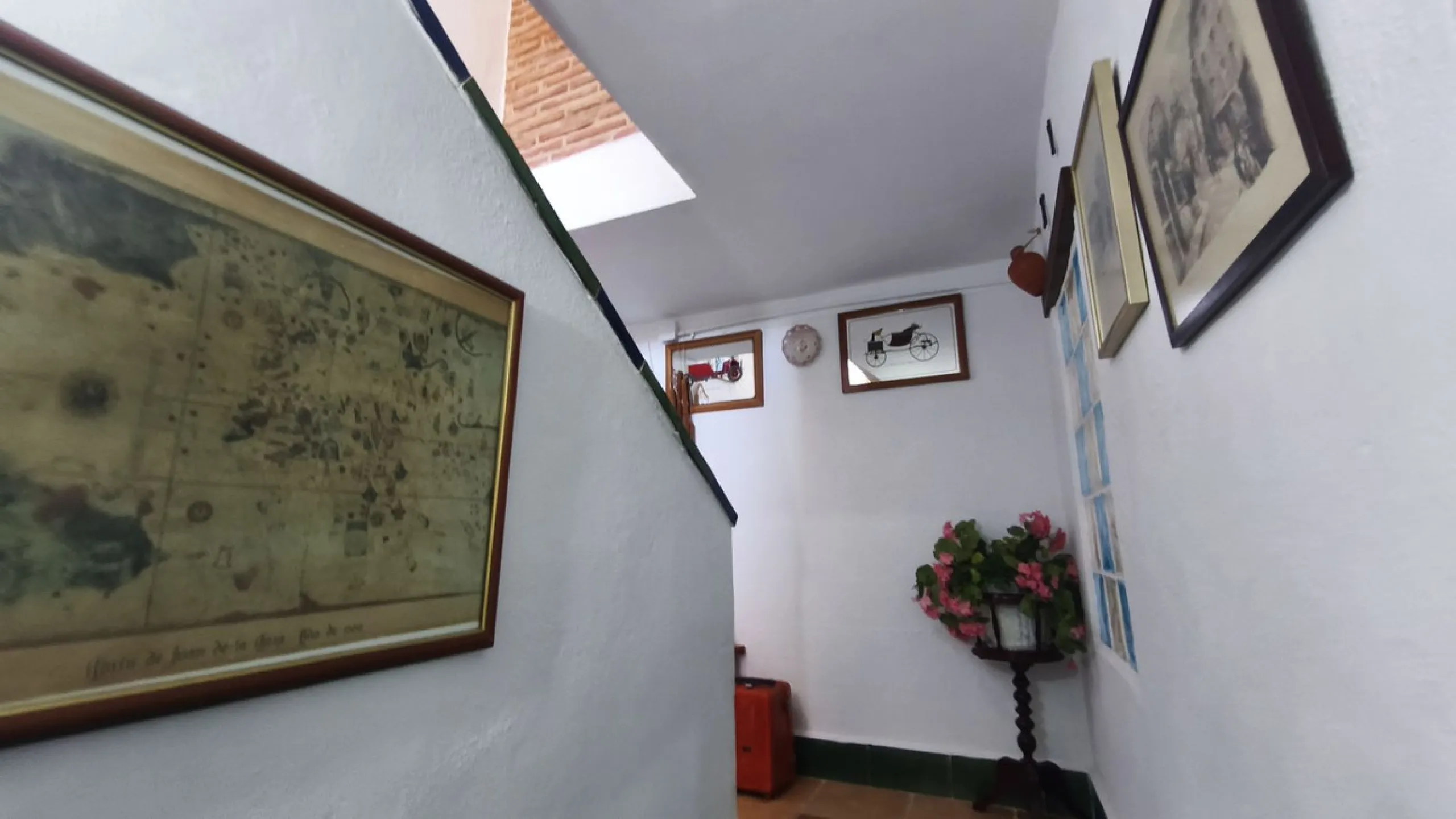 Charming property with views, pool and covered terrace - near Marbella