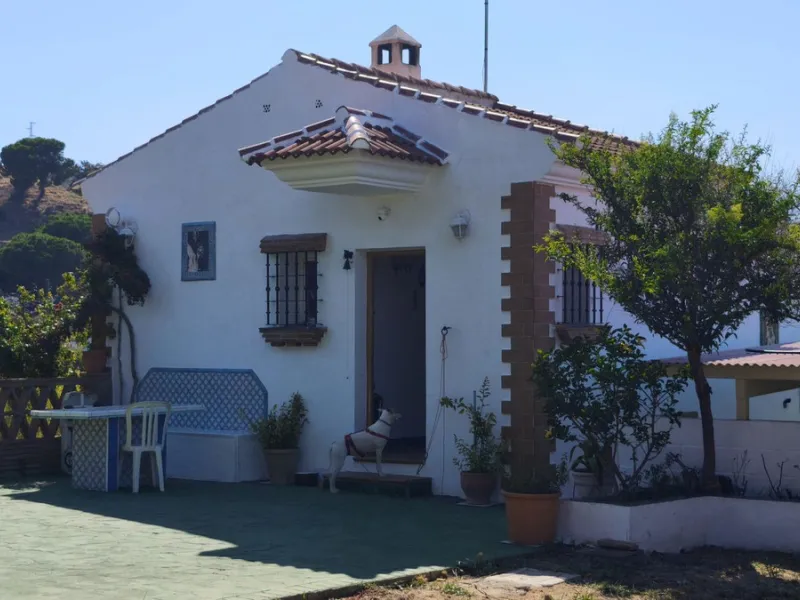Charming property with views, pool and covered terrace - near Marbella