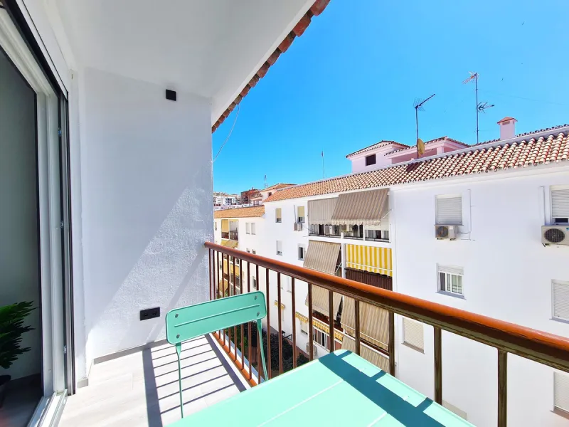 MAGNIFICENT 4-BEDROOM APARTMENT IN THE CENTER OF ESTEPONA