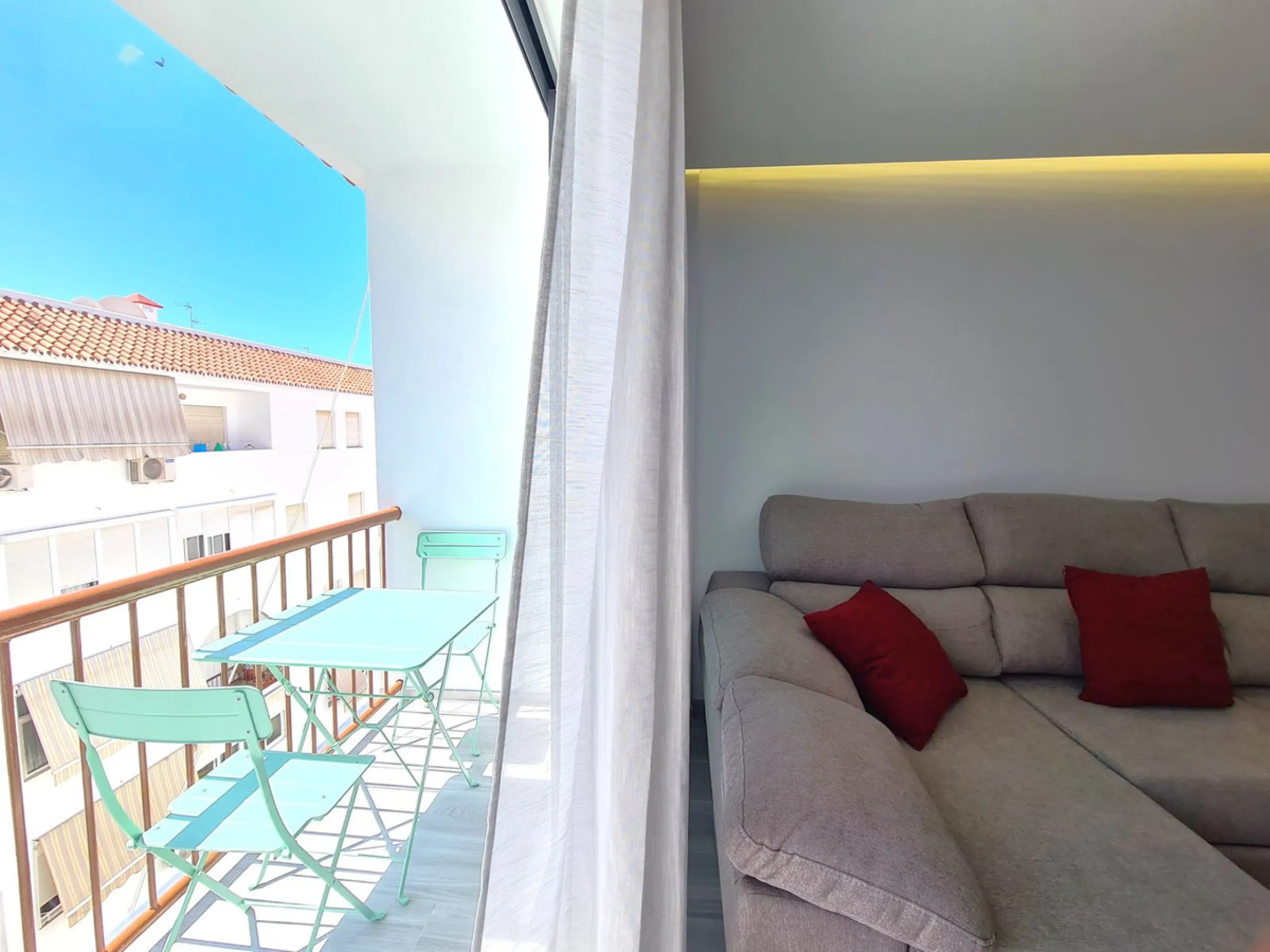 MAGNIFICENT 4-BEDROOM APARTMENT IN THE CENTER OF ESTEPONA