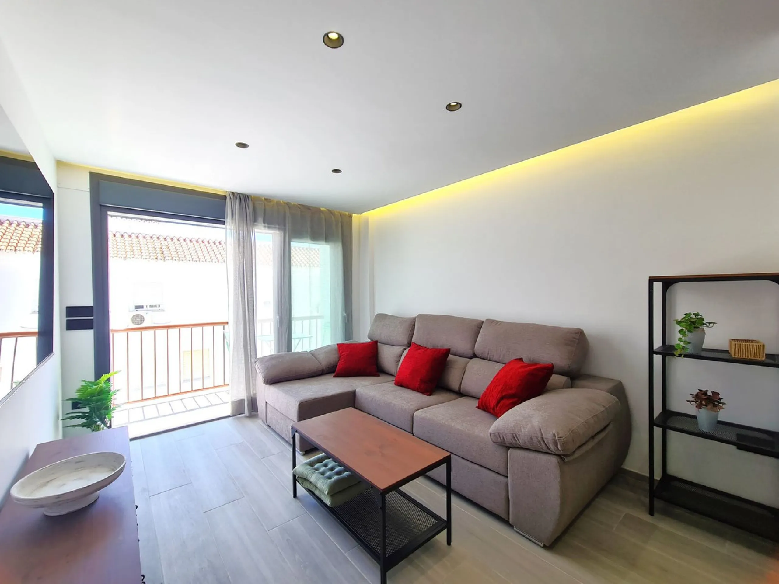 MAGNIFICENT 4-BEDROOM APARTMENT IN THE CENTER OF ESTEPONA