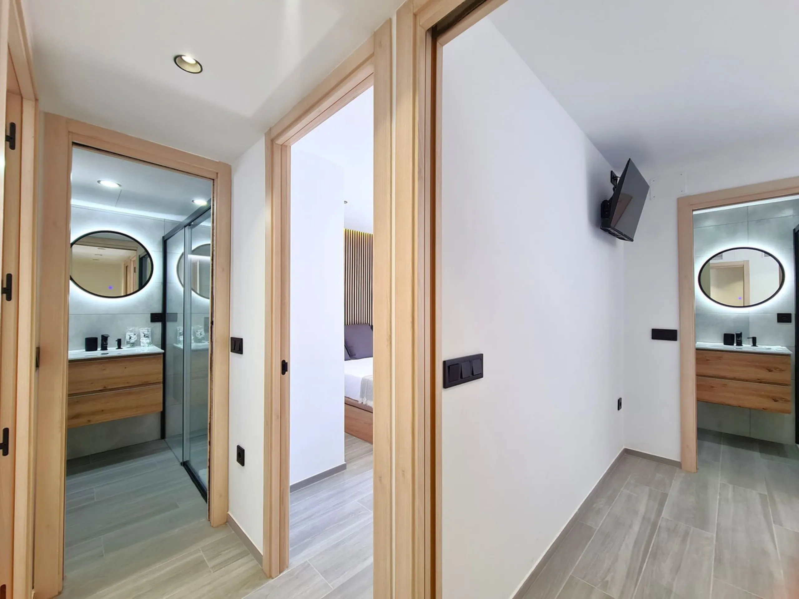 MAGNIFICENT 4-BEDROOM APARTMENT IN THE CENTER OF ESTEPONA