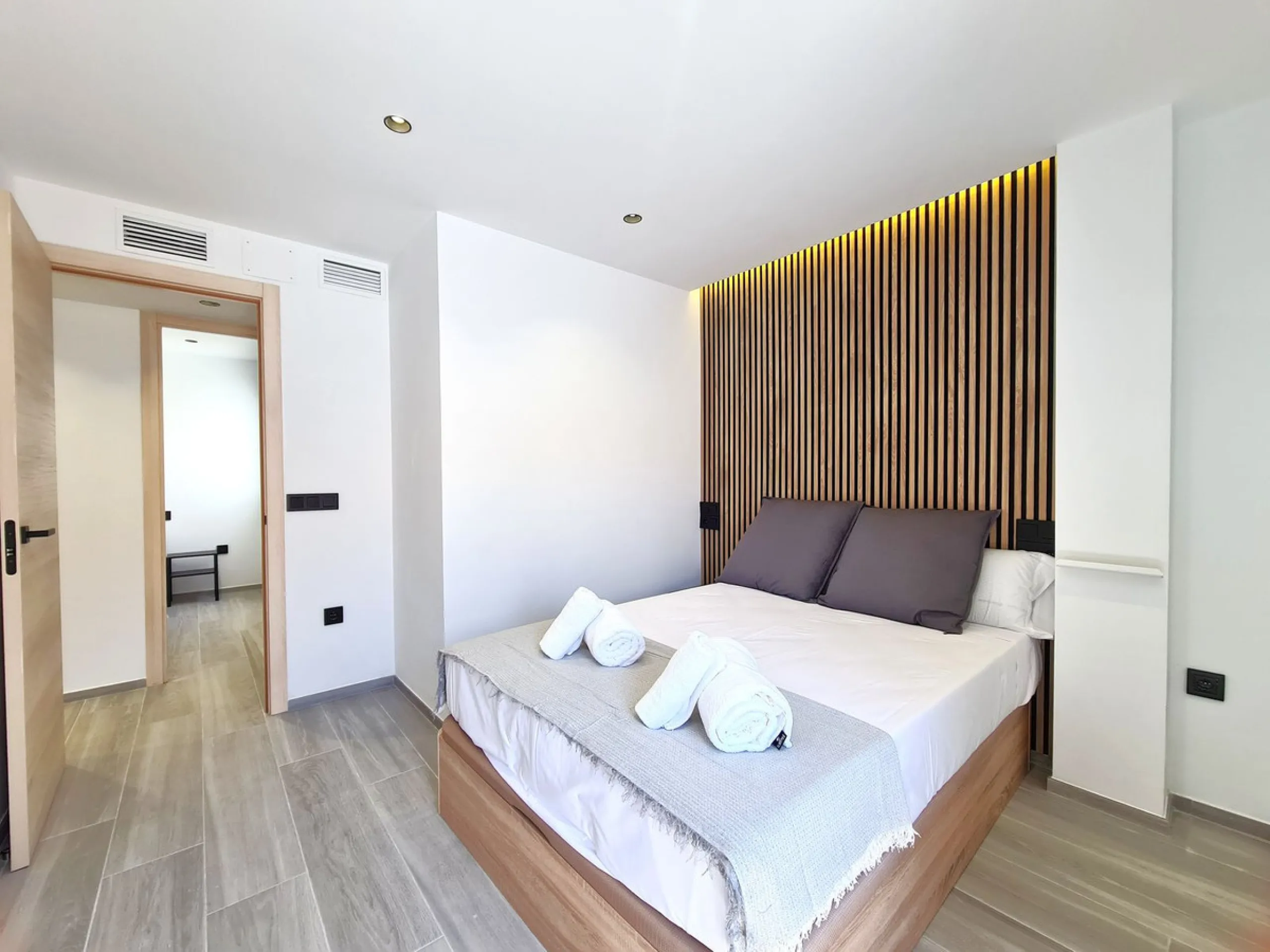 MAGNIFICENT 4-BEDROOM APARTMENT IN THE CENTER OF ESTEPONA