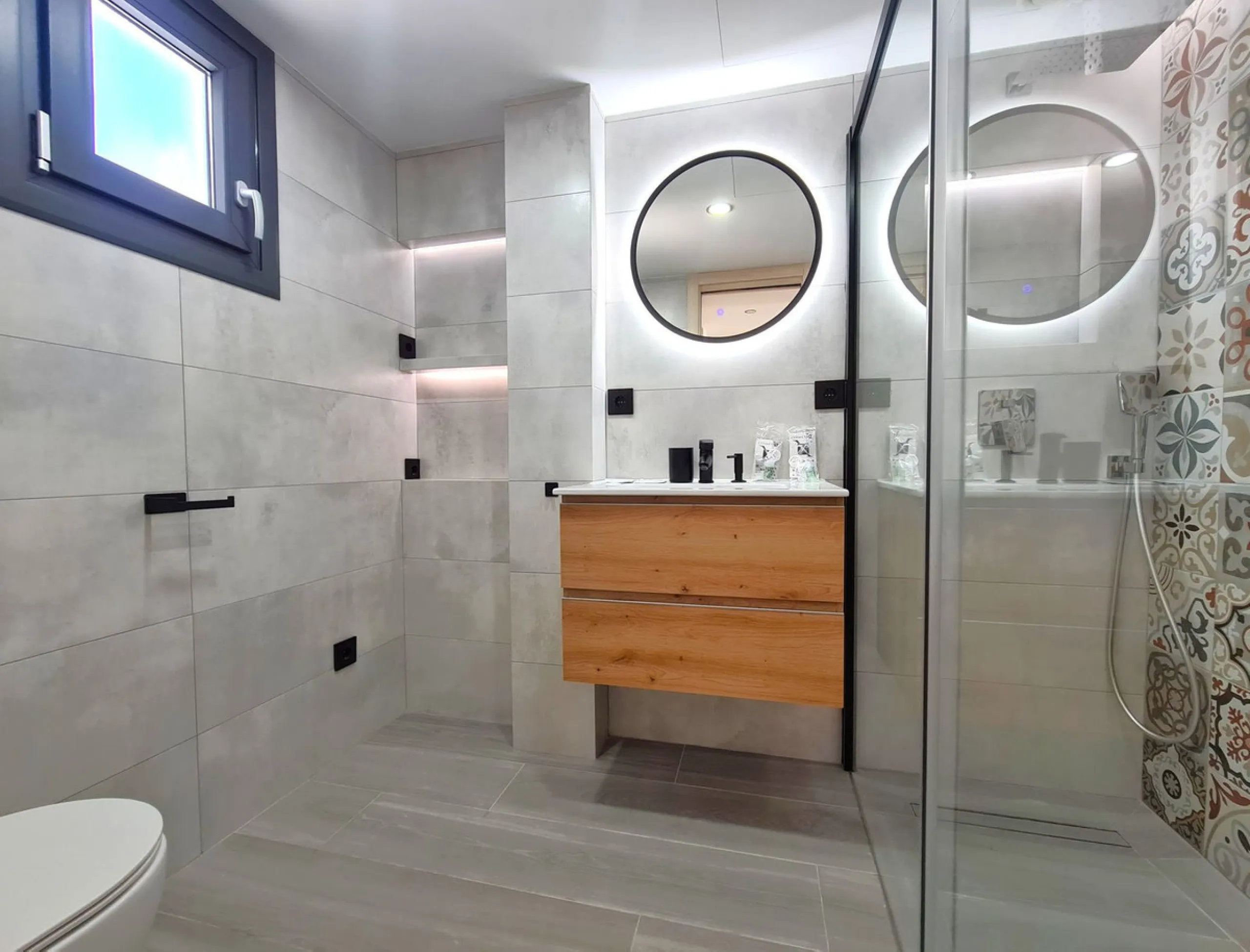 MAGNIFICENT 4-BEDROOM APARTMENT IN THE CENTER OF ESTEPONA
