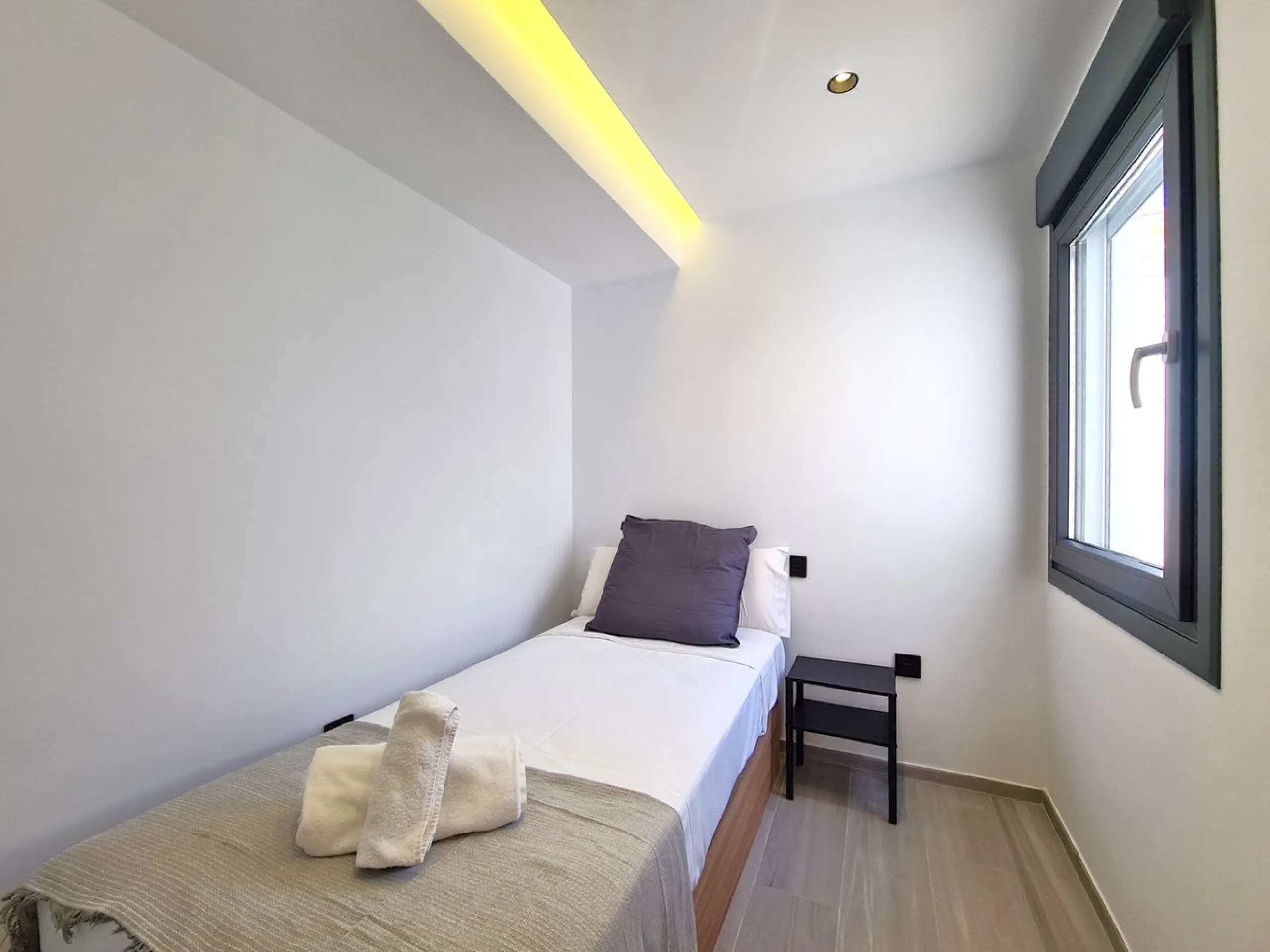 MAGNIFICENT 4-BEDROOM APARTMENT IN THE CENTER OF ESTEPONA