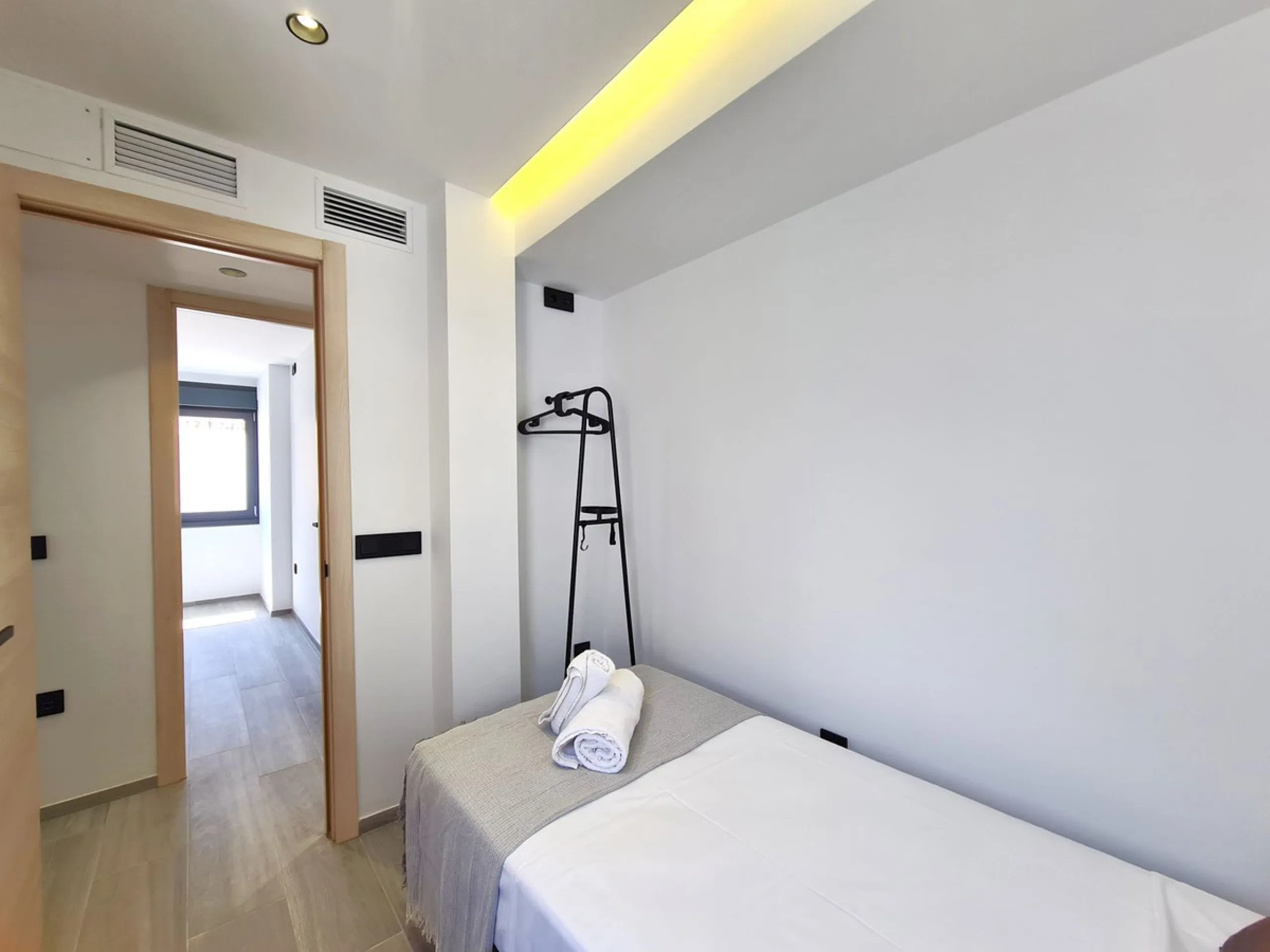 MAGNIFICENT 4-BEDROOM APARTMENT IN THE CENTER OF ESTEPONA