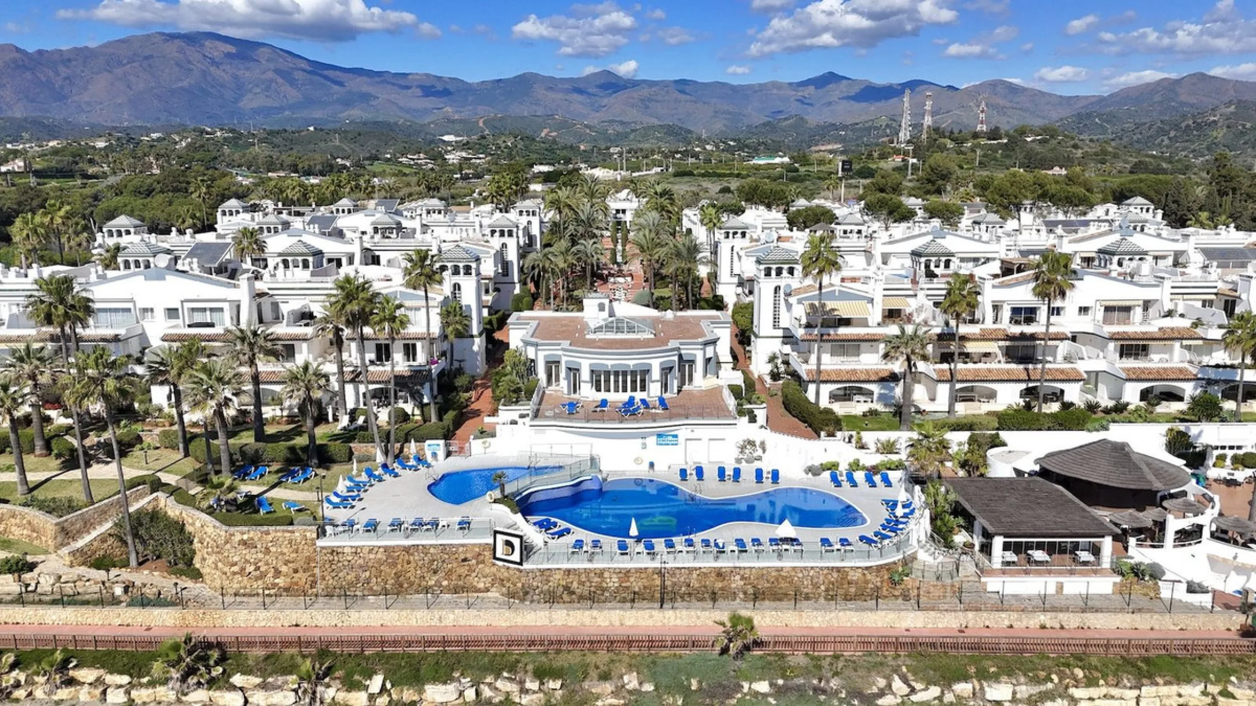 1st line beach on the New golden Mile between Marbella and Estepona!